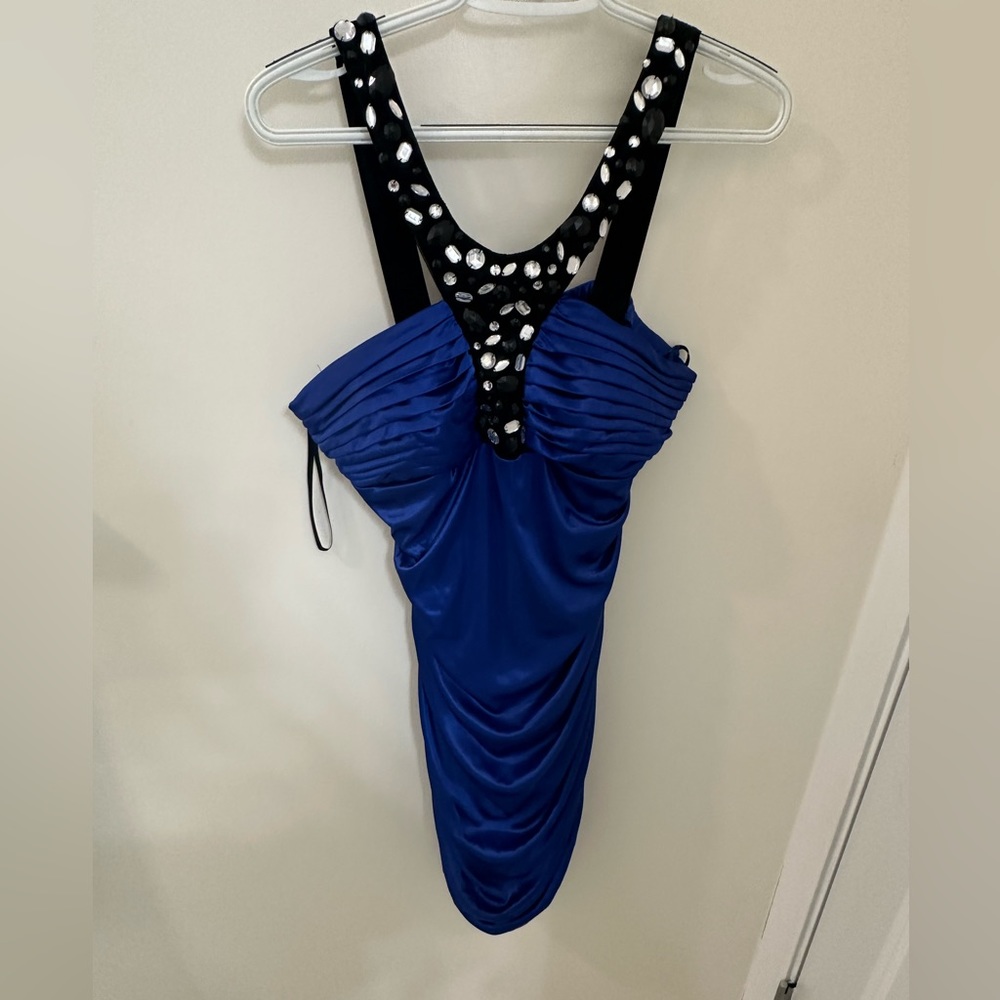 Semi-Formal Dress - Juniors - Homecoming